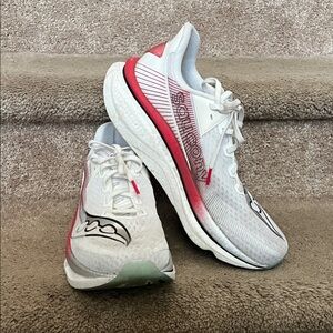 Saucony Azura Men 10.5 fits large white red running shoes trainer
